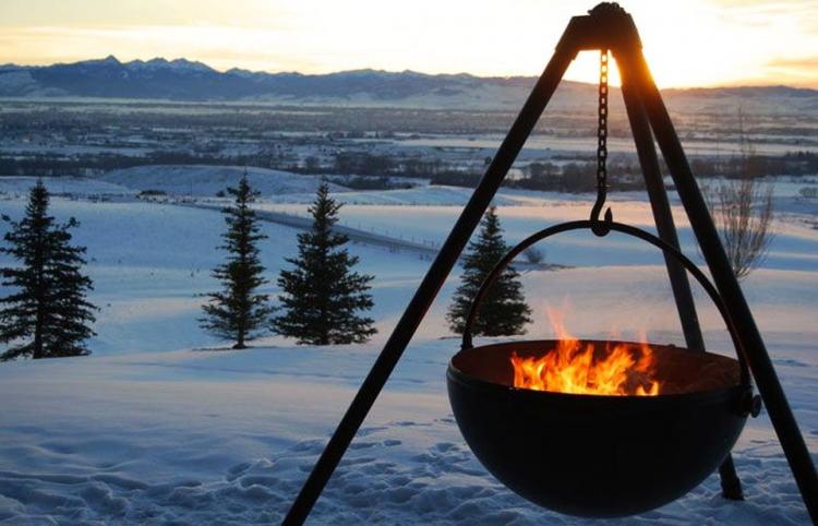 Cowboy Cauldron - Giant tripod hanging fire pit and BBQ