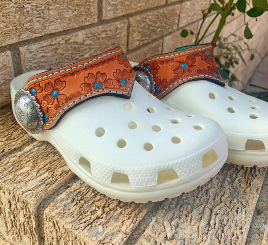 Croc best sale shoes spurs