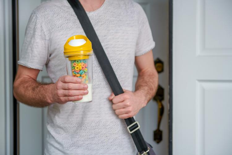 This Divided Milk and Cereal Cup Lets You Eat Breakfast While On