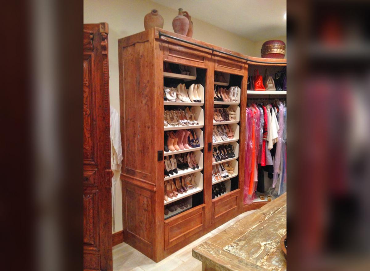 revolving shoe storage carousel