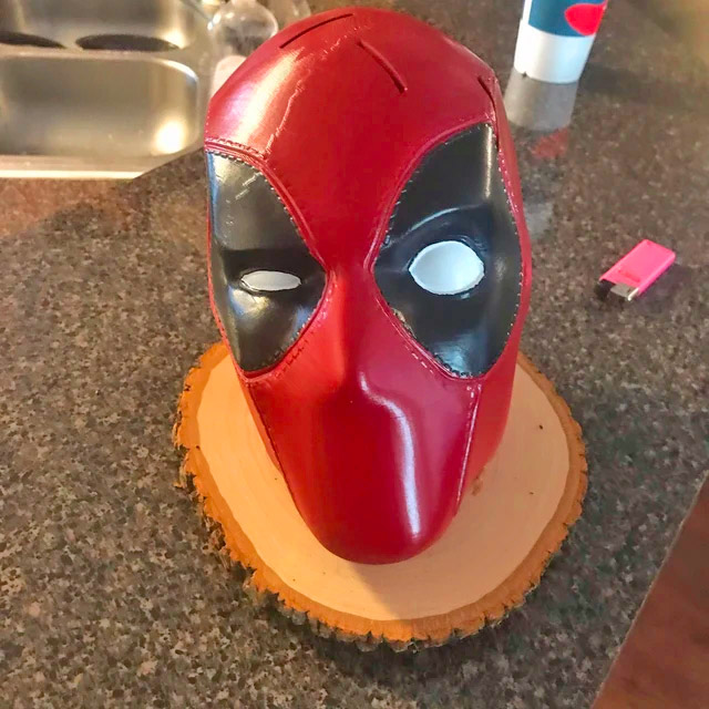 Deadpool knife block - knives in head knife holder