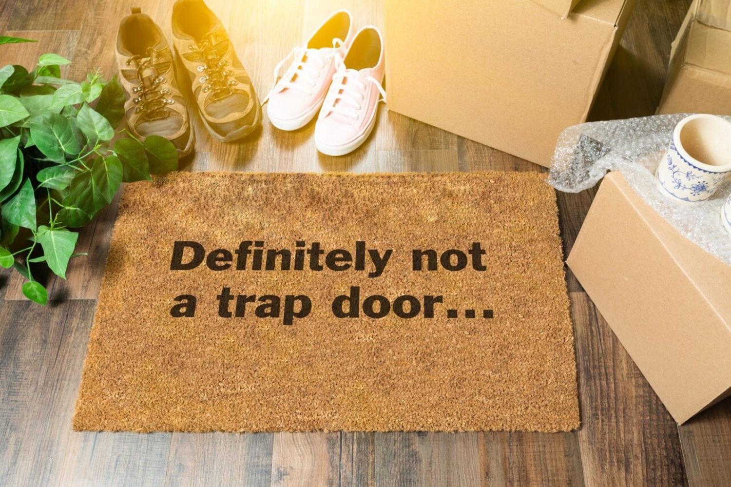 Funny DND Doormat - DEFINITELY NOT A TRAP DOOR！