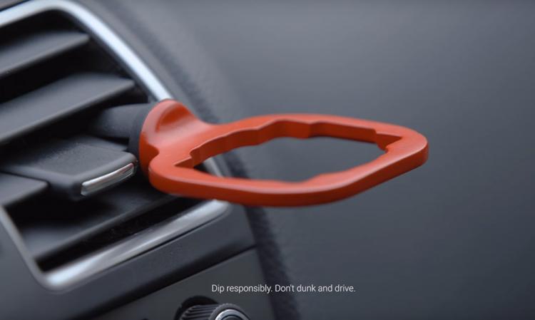 Car Vent Dip Clip: An ingenious dipping sauce holder for your car!