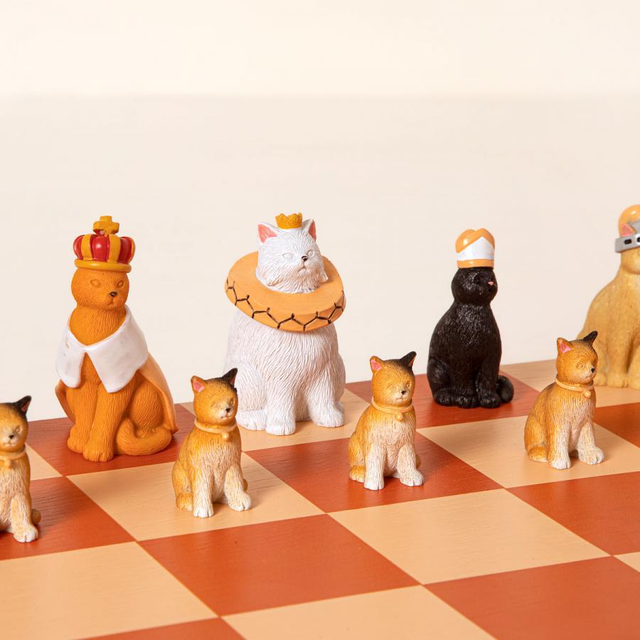 Dogs Vs Cats Chess Set