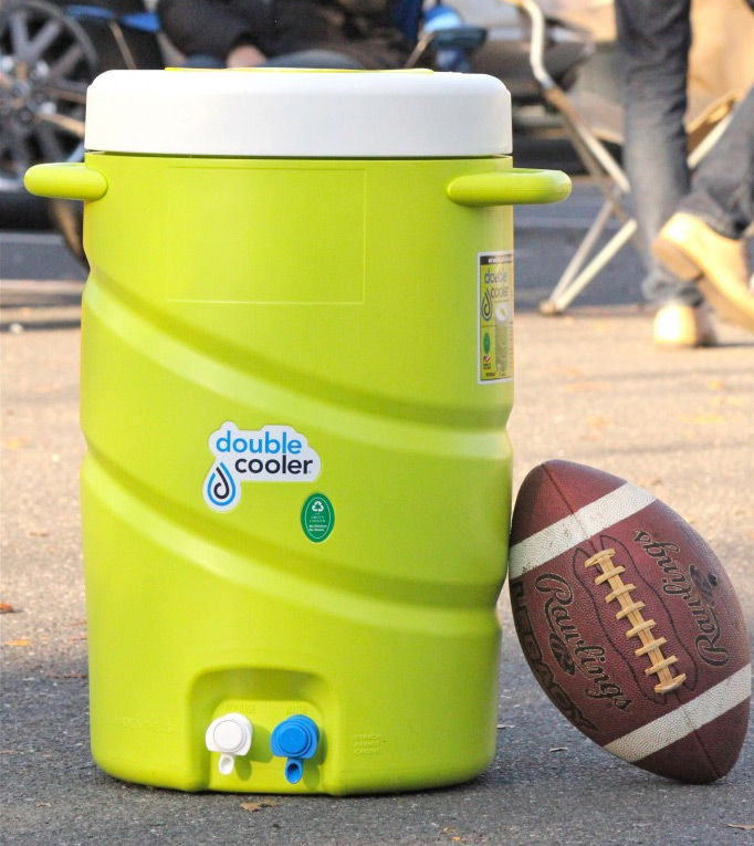 Double Container Beverage Cooler Doesn't Dilute Your Drink
