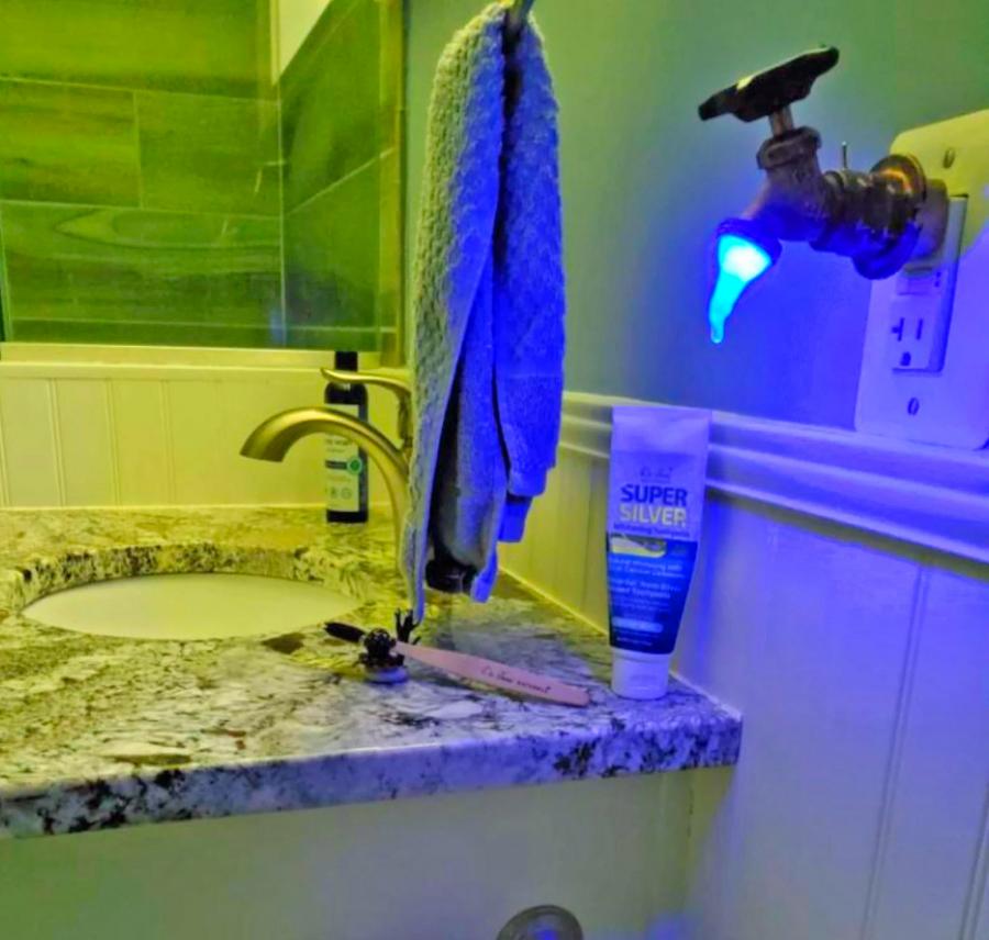 Faucet Night Light, Lovely Ultraviolet Light Prevention Faucet