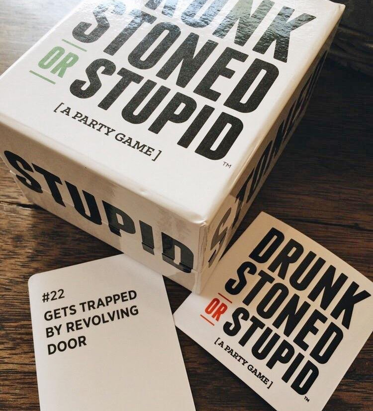 DRUNK STONED OR STUPID US for 17 years and up A Party Card Game 