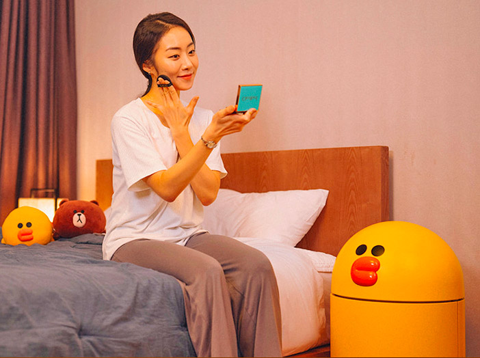 This Duck Shaped Mini Fridge Features a Smart Phone Sterilizer and