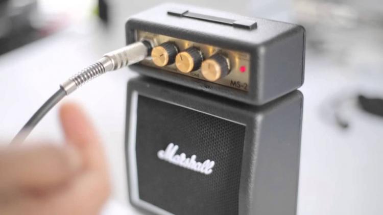 Extra Tiny Marshall Guitar Amp - Travel guitar amplifier