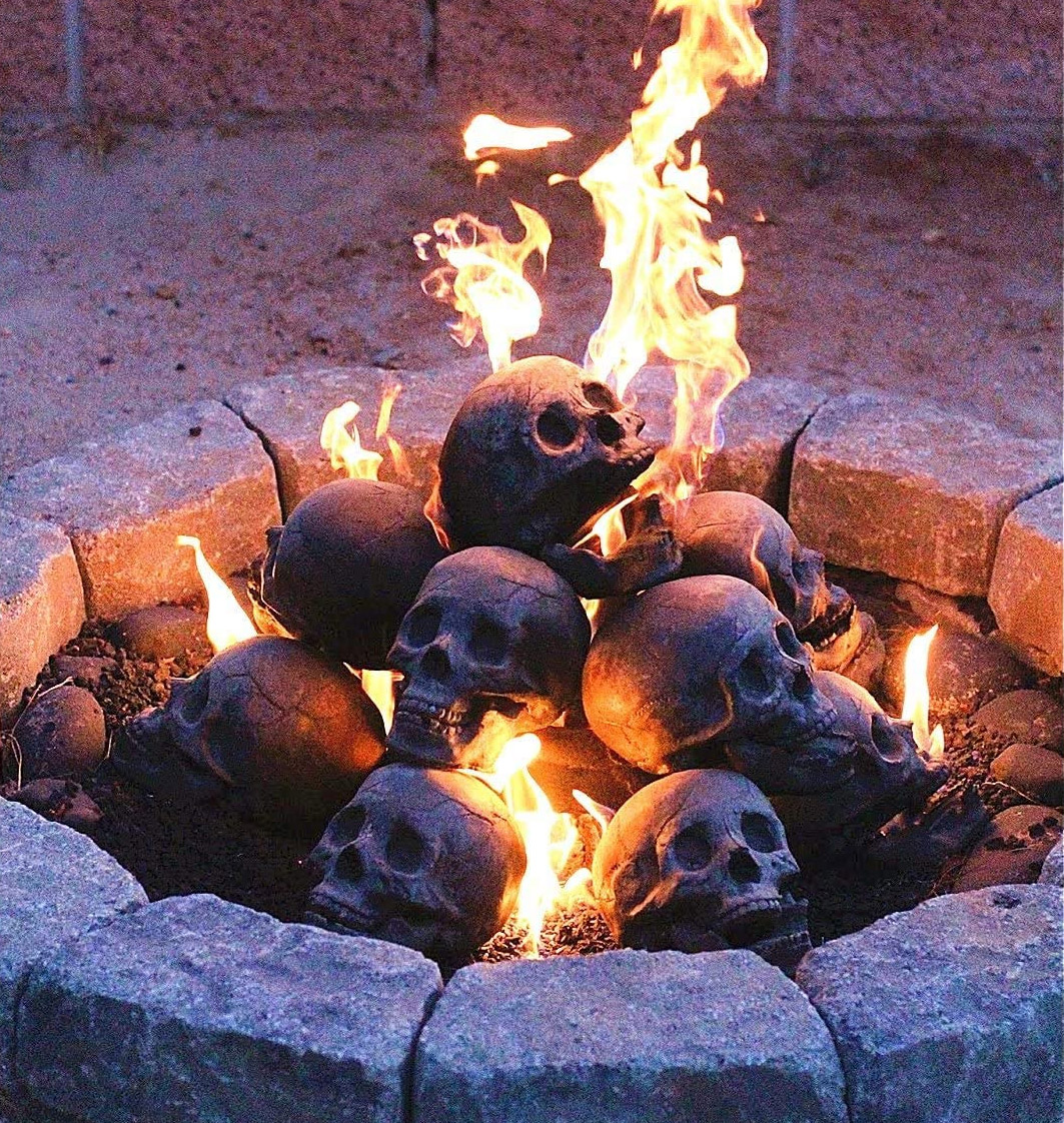 fake-fireproof-human-skulls-for-your-fire-pit-44.jpg
