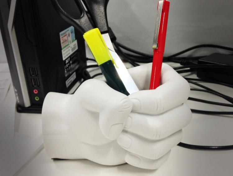 Fist Pen Holder With Paper Clip Magnet