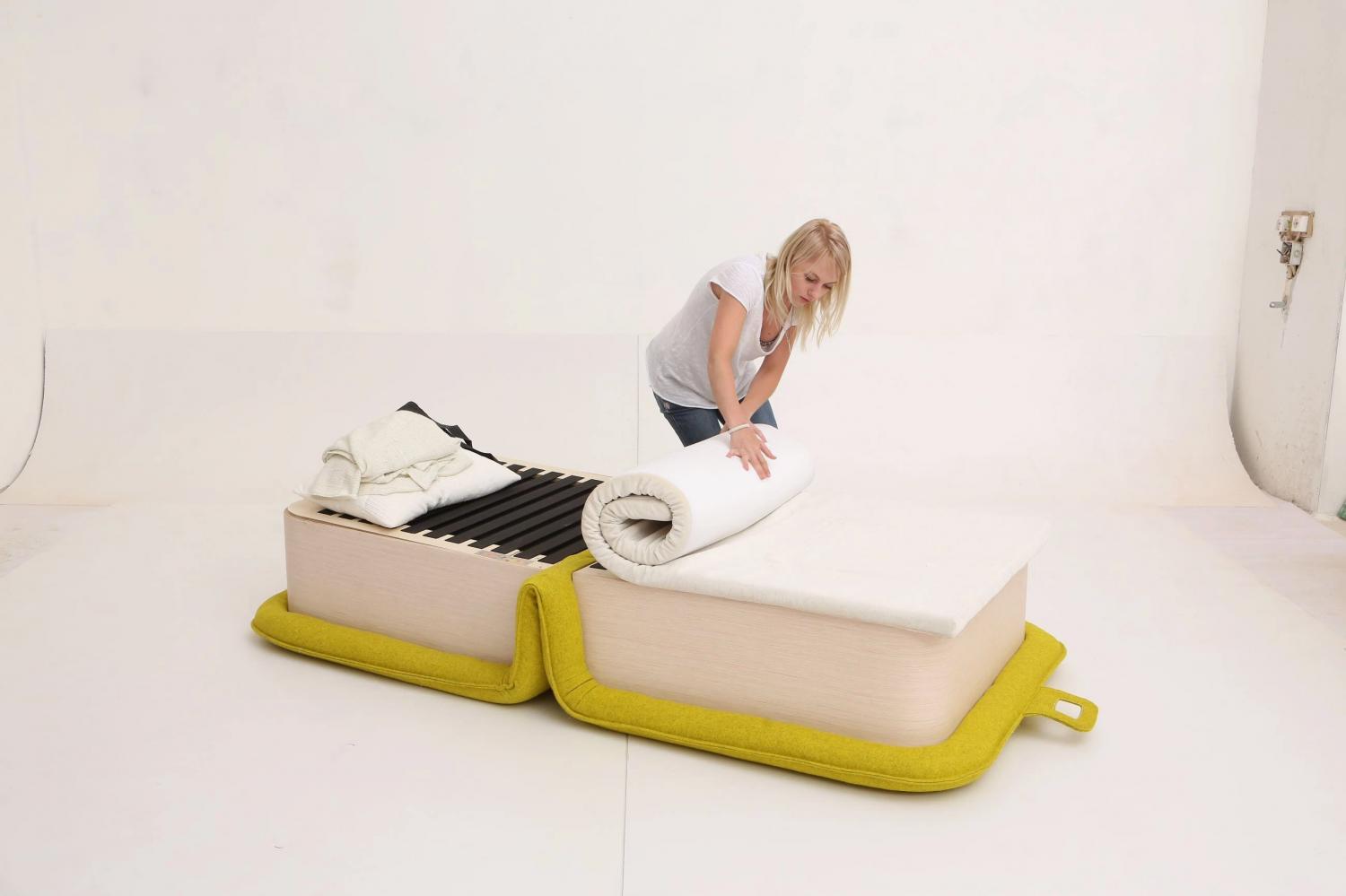 Flip flop chair online bed