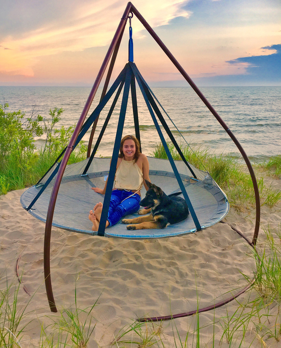 Giant Flying Saucer Hammock Chair With Tripod Stand