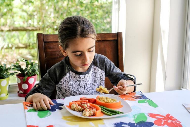 This Divider Keeps Foods Separated on Your Plate