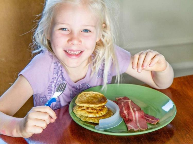 This Food Cubby For Picky Eaters Separates The Different Foods On