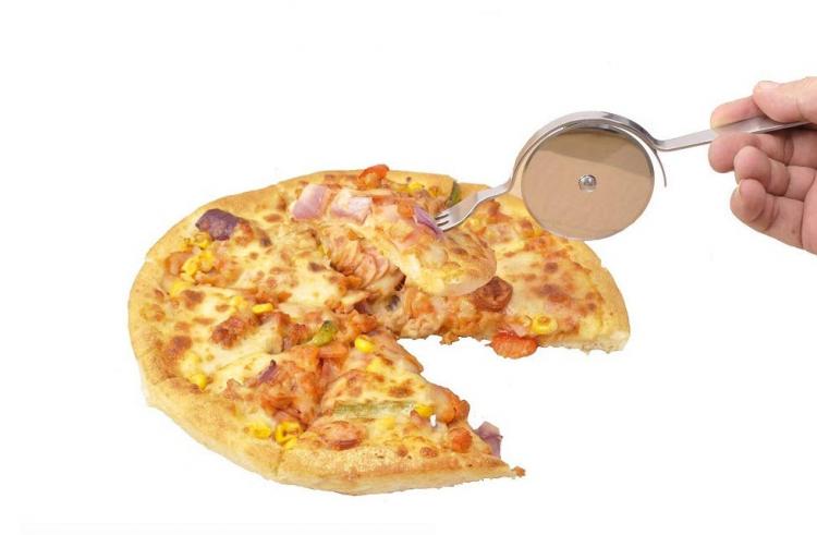 Fork With A Pizza Roller- Fork pizza cutter combo utensil