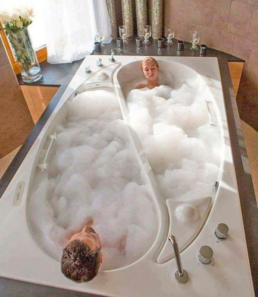 Friend Zone Bathtub - Yin Yang shaped dual person separated hot tub