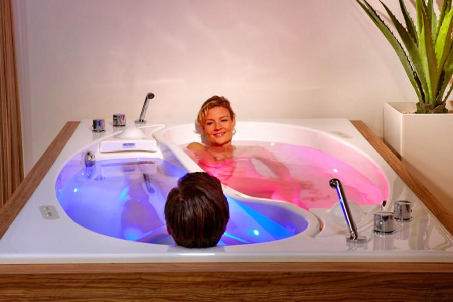 This Friend Zone Double Bathtub Is Shaped Like a Yin Yang, With Separated  Tubs