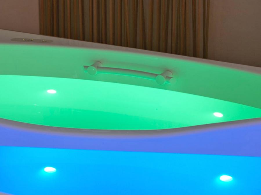 Friend Zone Bathtub - Yin Yang shaped dual person separated hot tub