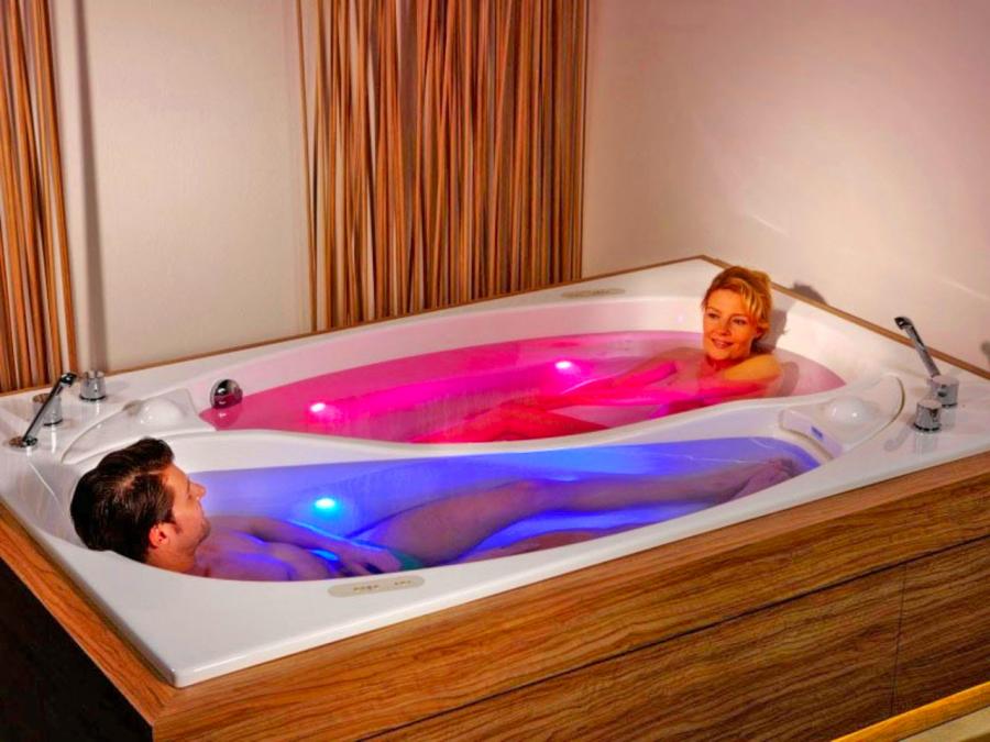 Friend Zone Bathtub - Yin Yang shaped dual person separated hot tub