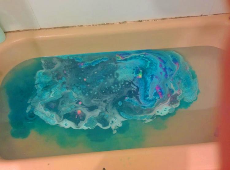 Intergalactic Galaxy Bath Bomb - Makes Universe In Bathtub