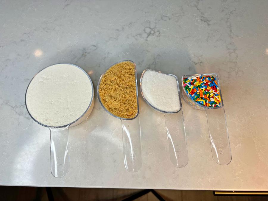 Visual Measuring Cups That Depict The Actual Fractions They Represent