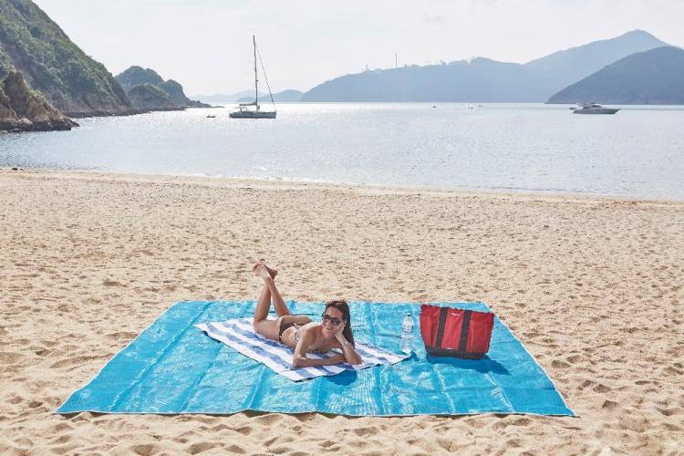 beach towel that sand falls through