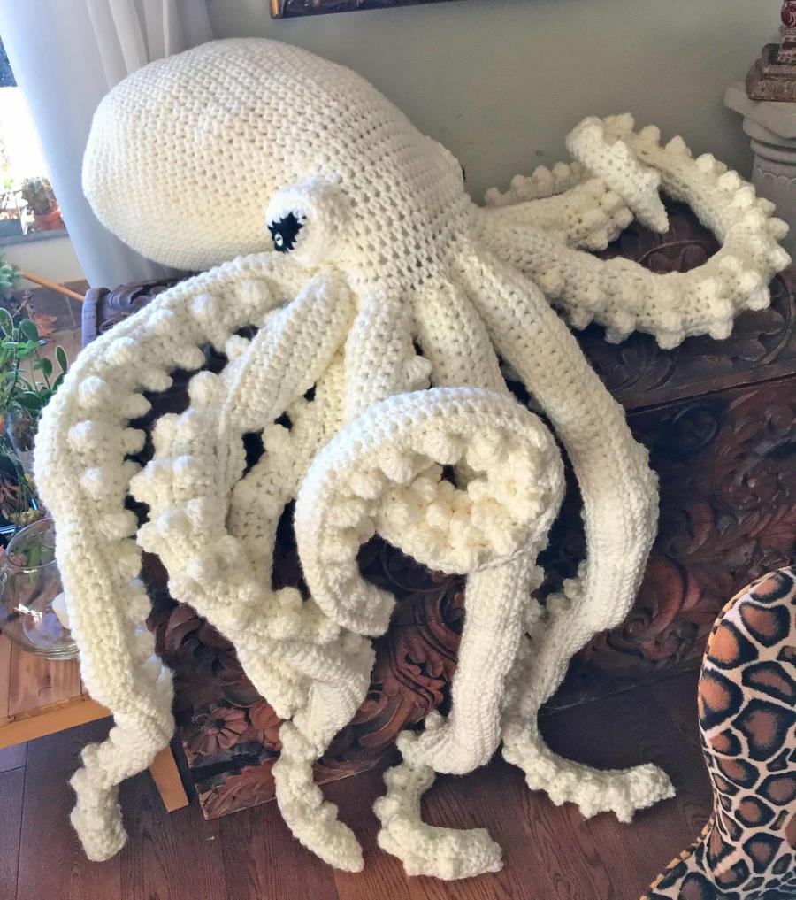 Giant Crochet Octopus - Oversized crochet squid
