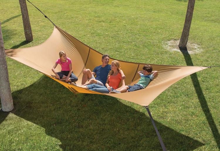 Giant Hammock Holds Up To 1,100 LBs