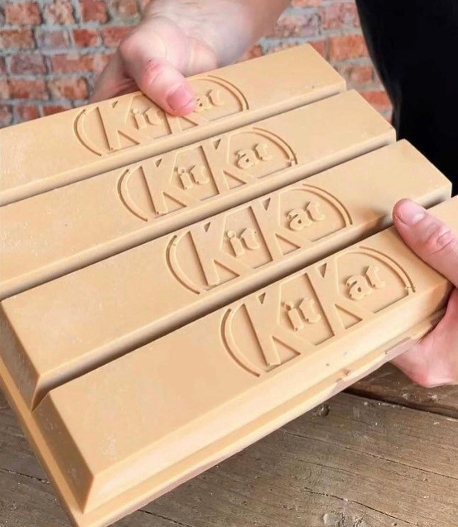 Kit-Kat Mold Lets You Giant Kit-Kat Shaped Cakes