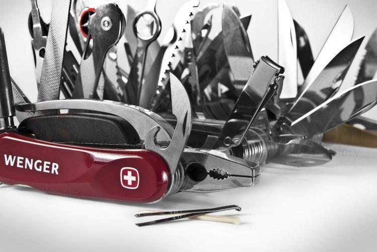 Swiss army shop knife giant