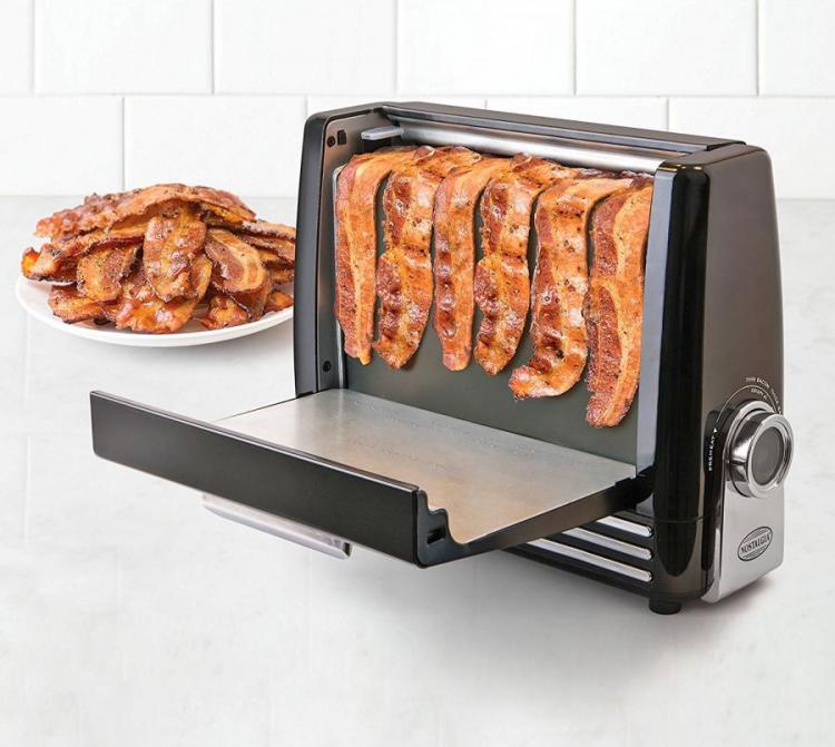 Bacon Toaster Instantly Makes Up to 6 Bacon Strips at a Time