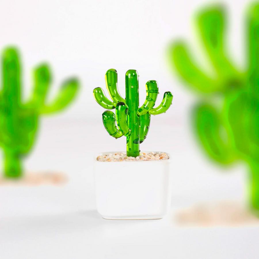 https://odditymall.com/includes/content/upload/glass-potted-plants-3586.jpg