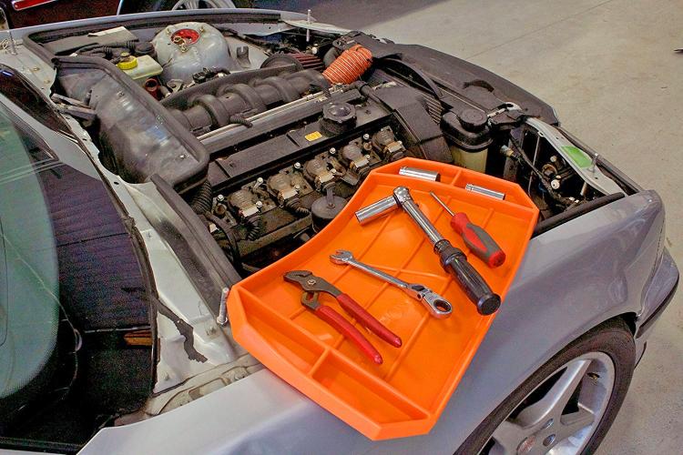 GrypMat - Flexible Non-Slip Tool Tray - Keeps tools stuck to angled and uneven surfaces - Car mechanics tool tray