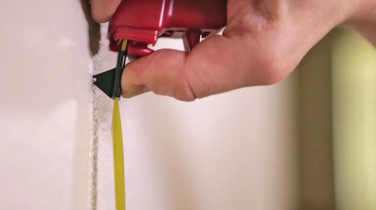 Hang-o-matic: All-in-one Picture Hanging Tool - Picture hanging tools built into tape measure