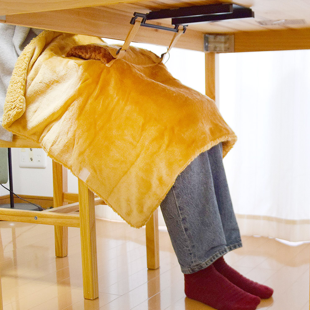 Usb Heated Blanket Connects To Your Desk And Has Hand Warmers