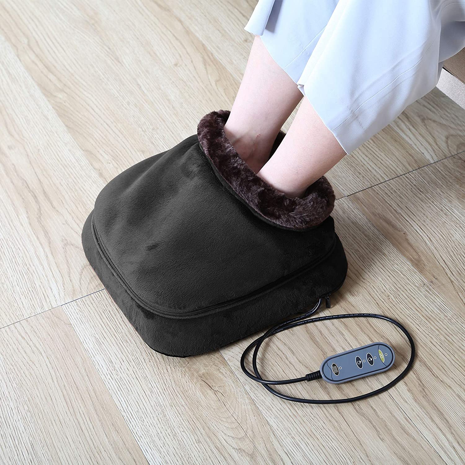 Heated massaging slippers with shiatsu massage