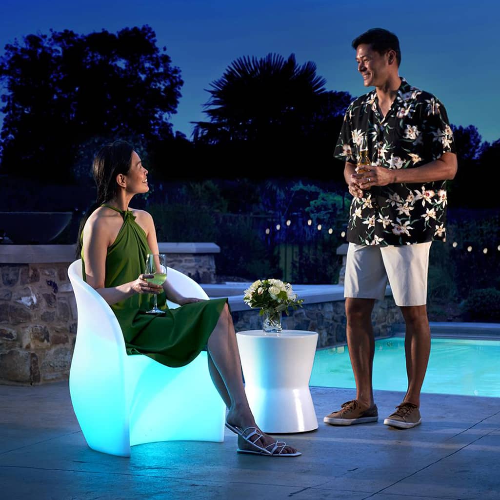 illumichair Illuminating outdoor poolside chair