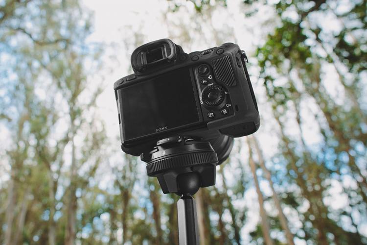 Incredible Travel Tripod Takes Up Half The Space Of Traditional Tripods - Peak Design Best Photography Travel Tripod