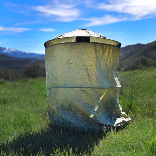 Toilet shop in backpack