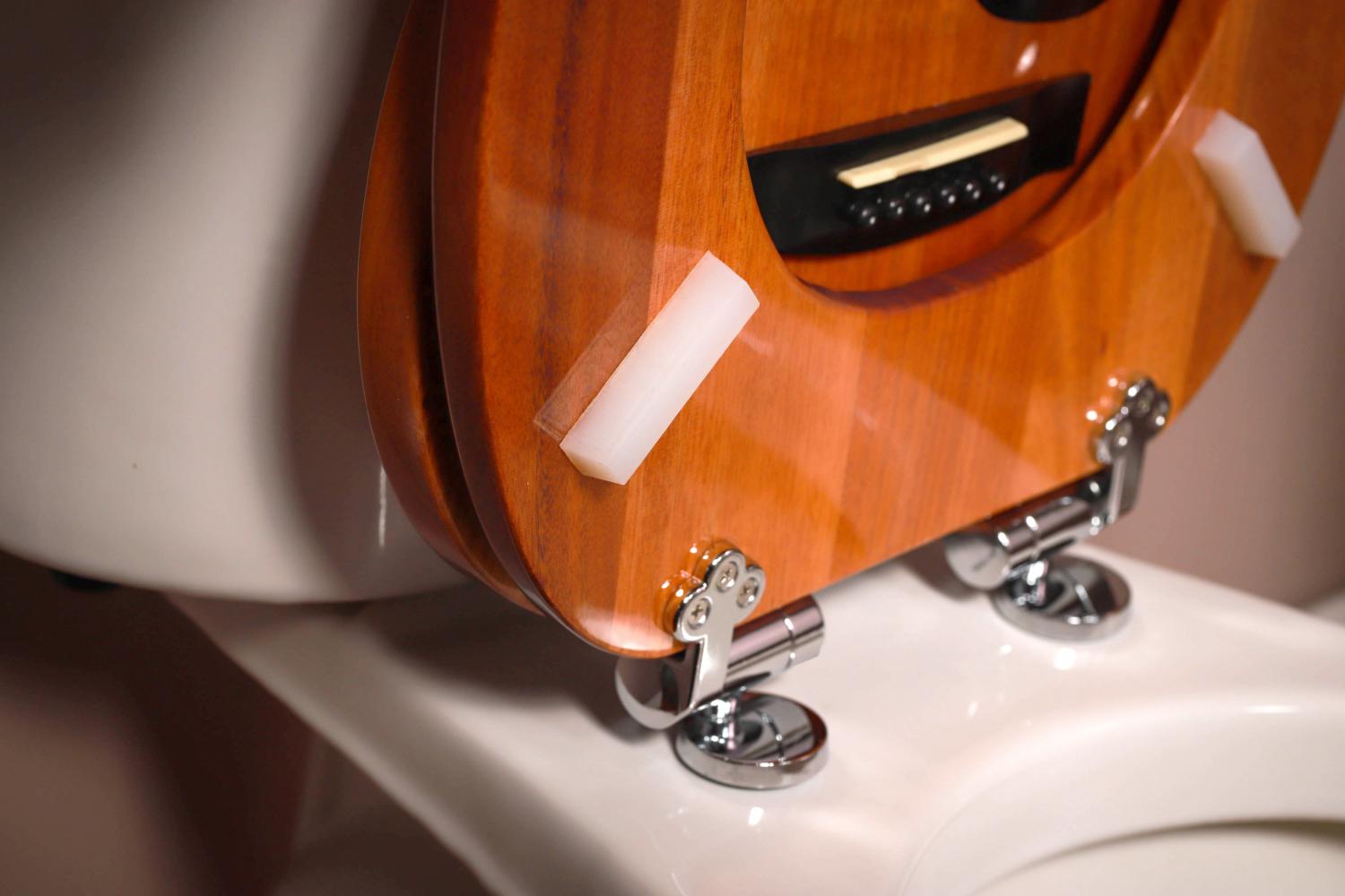 Jammin Johns Guitar Shaped Toilet Seat