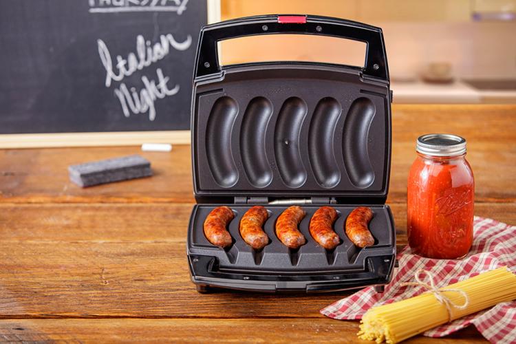 https://odditymall.com/includes/content/upload/johnsonville-mini-indoor-sausage-grill-4705.jpg