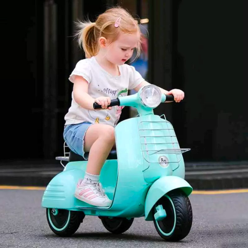 Kids Mini Electric 6V Vespa Scooter Ride-on