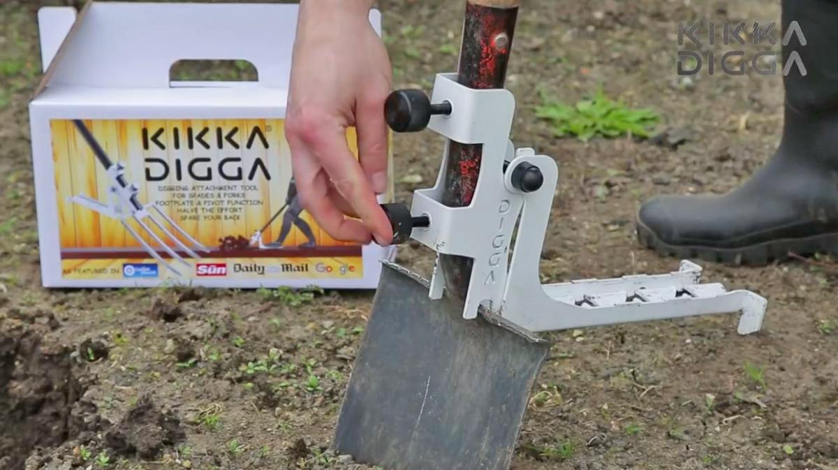 Kikka Digga Shovel Attachment Adds step plate to gardening spade and fork
