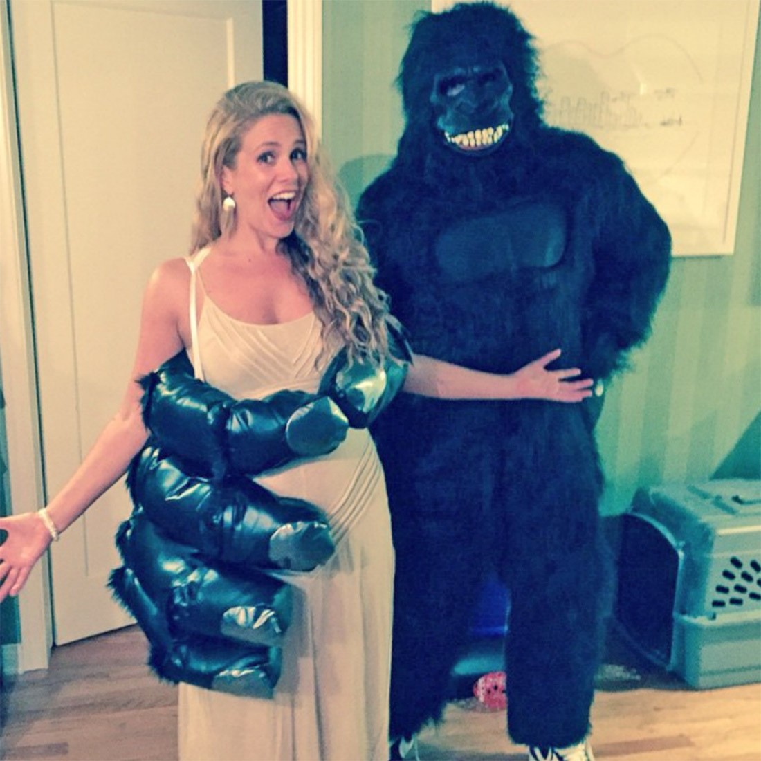 Giant Grabbing King Kong Hand Costume