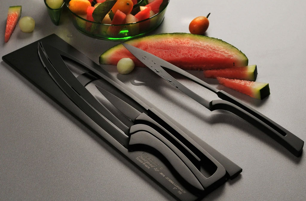 Beautiful Nesting Knives Designed by Mathematics