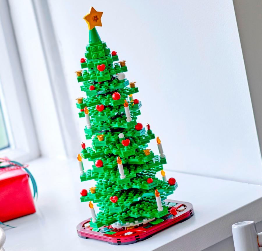 This Lego Christmas Tree Is Perfect For Christmas Decor For LEGO Fanatics