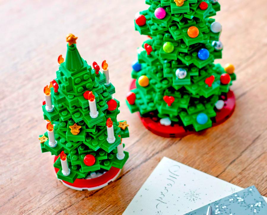 This Lego Christmas Tree Is Perfect For Christmas Decor For LEGO Fanatics