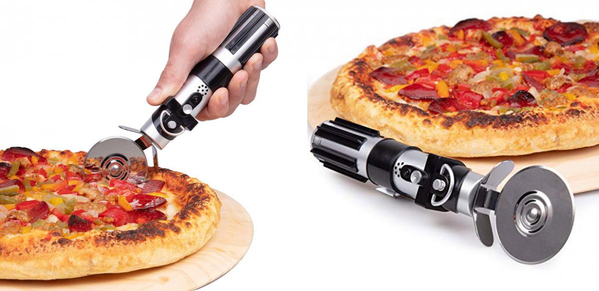 Star Wars Lightsaber Pizza Cutter - Darth Vader Geeky pizza cutter
