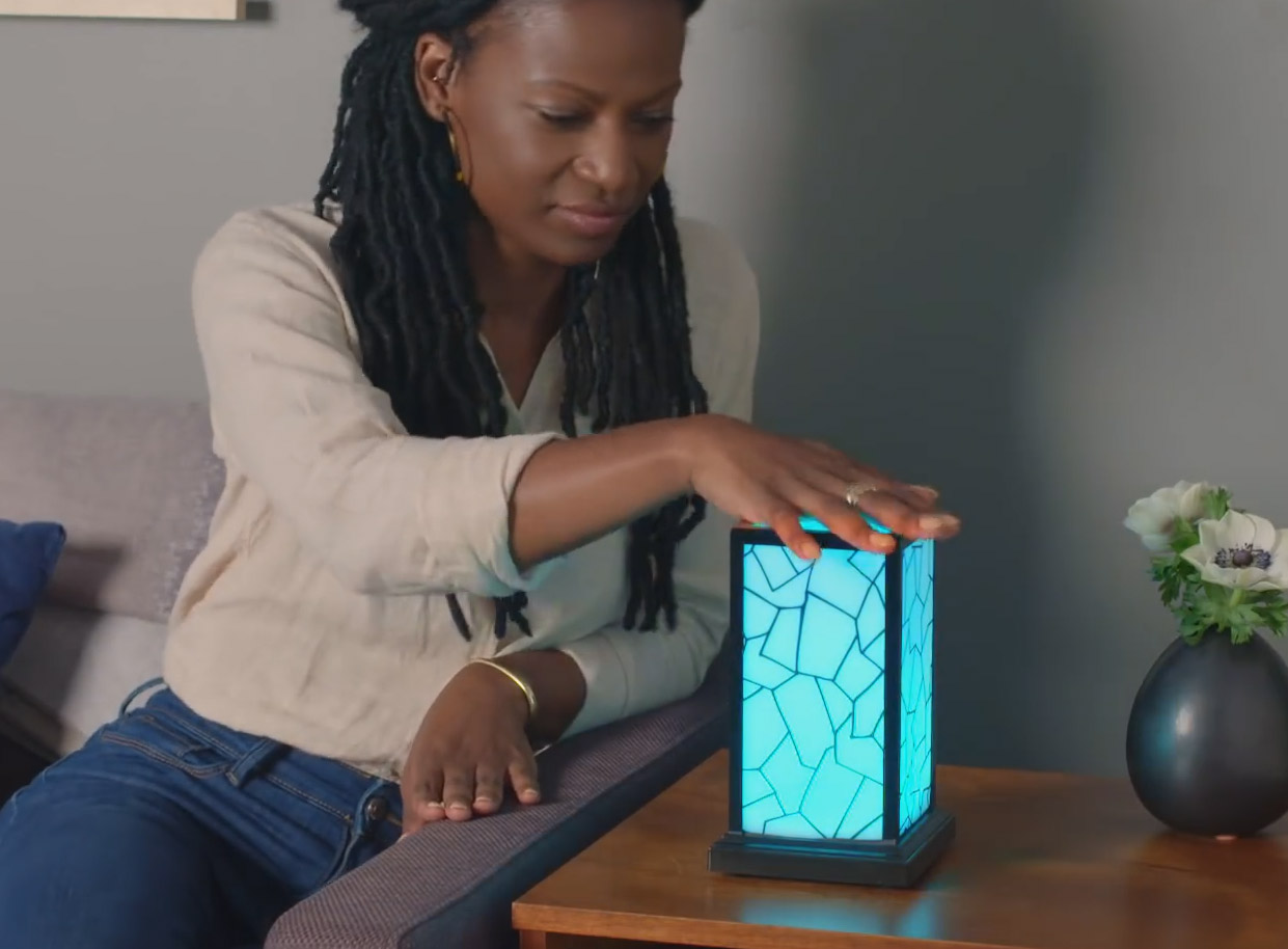 6 Long-Distance Friendship Lamps, Plus How These Wifi Lamps Work